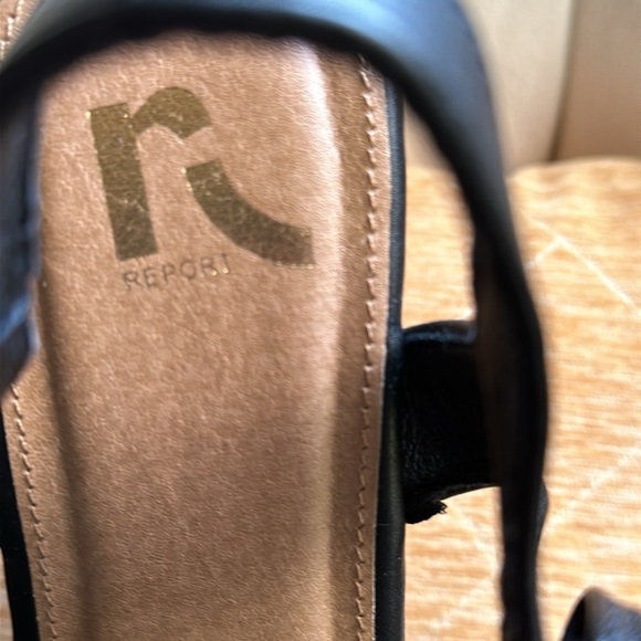 Brand New, never worn “Report” black platform sandals - Picture 4 of 4